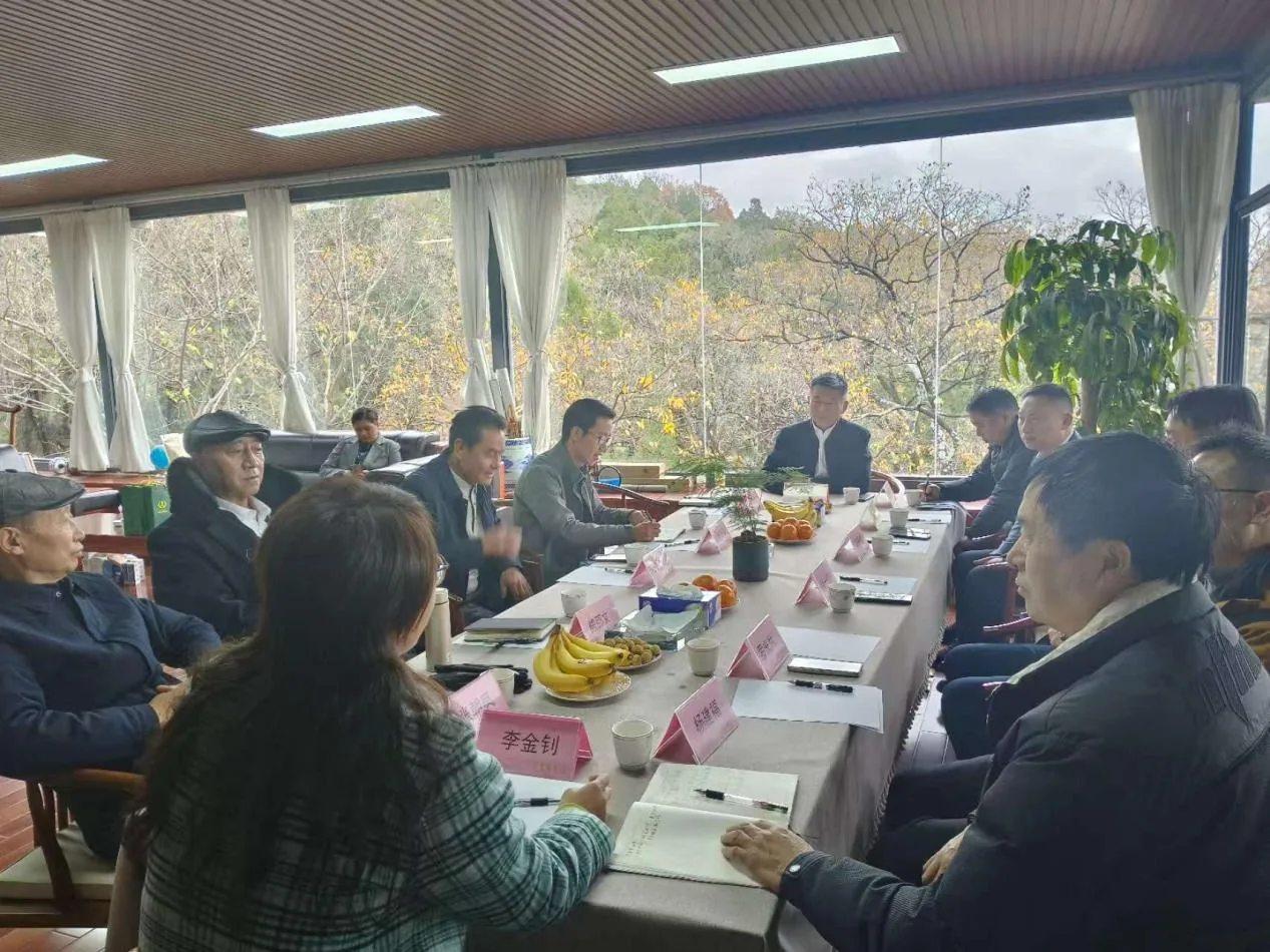 关于丽江西促会赴昆明与双拥(云南)投资集团开展国防教育基地项目交流座谈会的工作简报原文配图